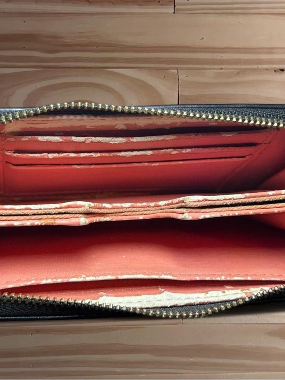 Fossil vintage black leather wallet with silver star studs - Picture 5 of 8